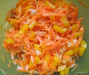 Салат оранжевый