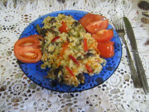 Рис отварной с овощами и грибами